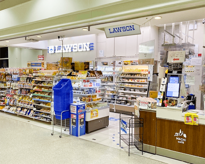 ローソン 那覇空港国内線搭乗口前店店内入り口